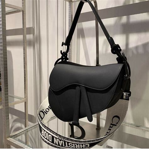 dior saddle bag nera|Dior saddle bag black inside.